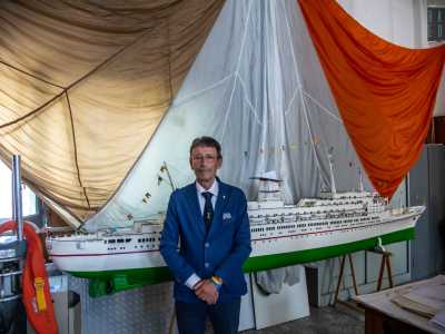 ...la turbonave Raffaello� (tra gli ultimi transatlantici della Societ� Italia Navigazione)...